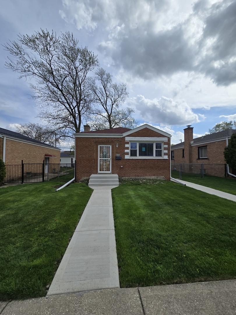 3416 Adams St., Bellwood, IL 60104