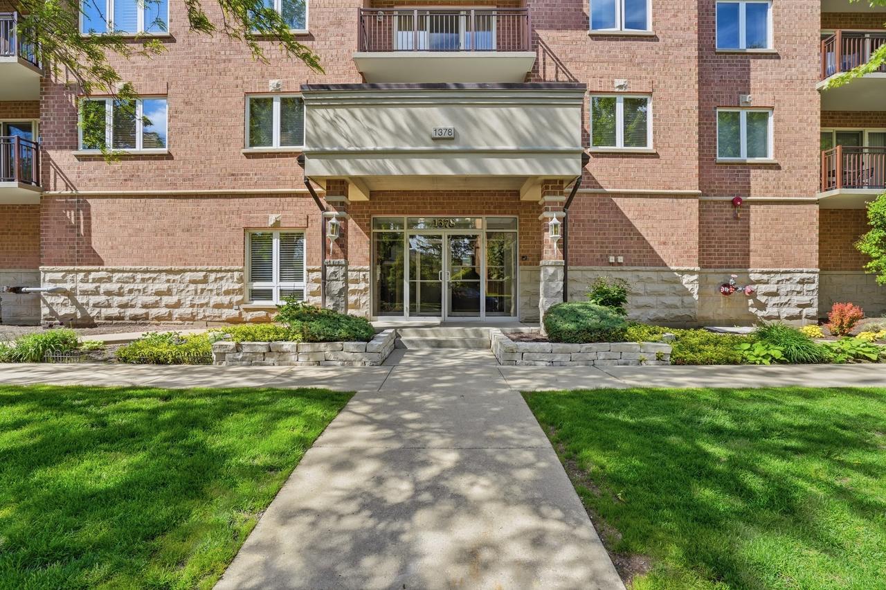 1378 Perry St. #206, Des Plaines, IL 60016