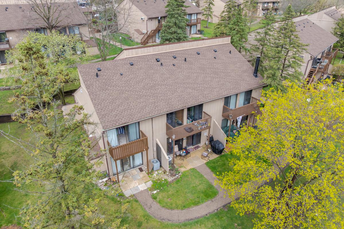 28 Jamaica Colony #3, Fox Lake, IL 60020