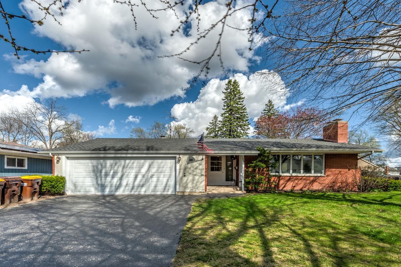 400 Becking Ave., Woodstock, IL 60098