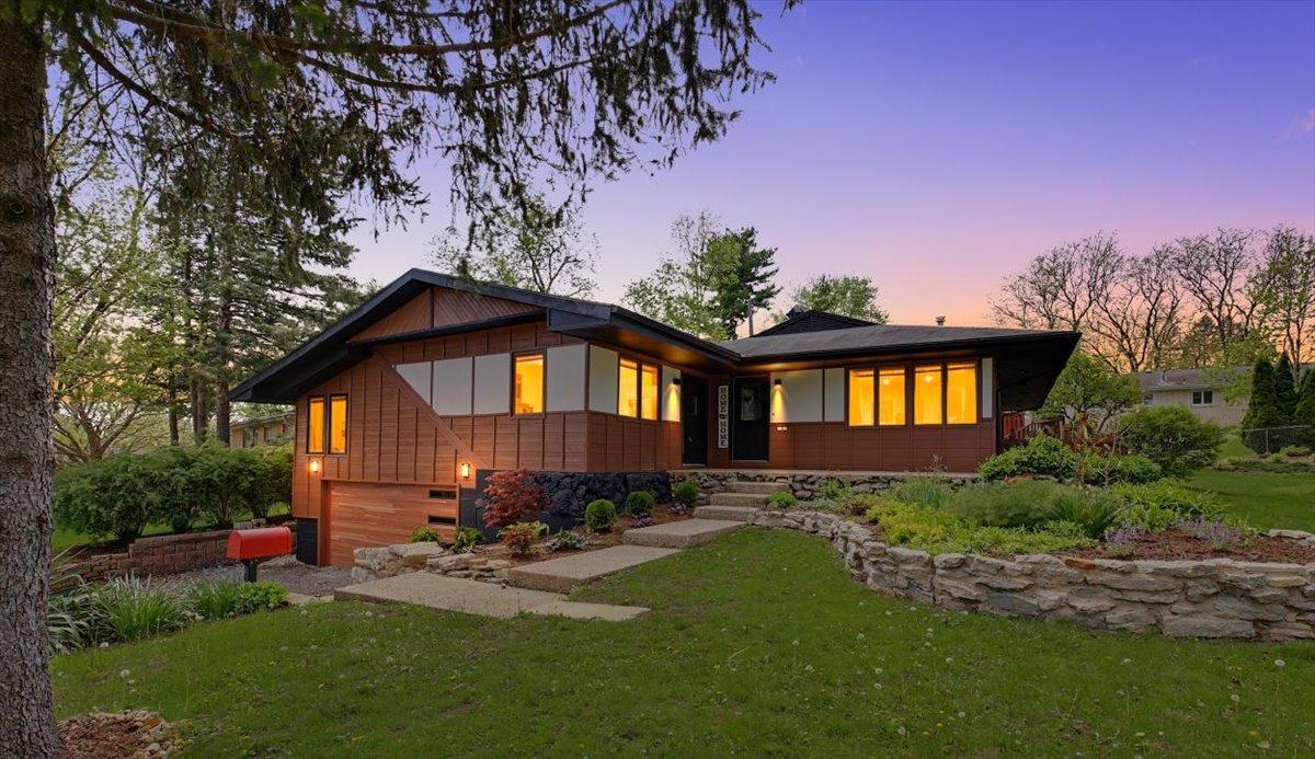 2 Walton Pl., Normal, IL 61761