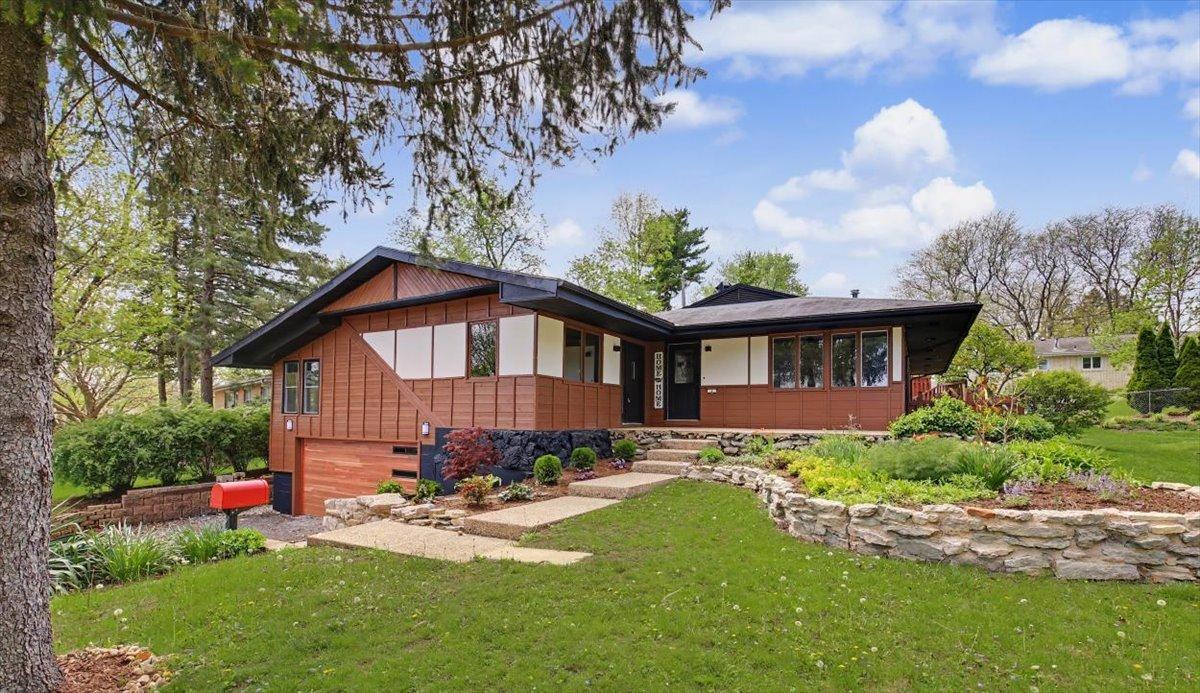 2 Walton Pl., Normal, IL 61761