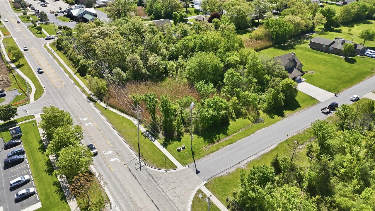 1201 Leinster Dr., Lemont, IL 60439