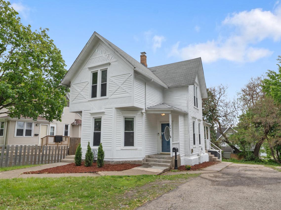 447 Ashland Ave., Elgin, IL 60123