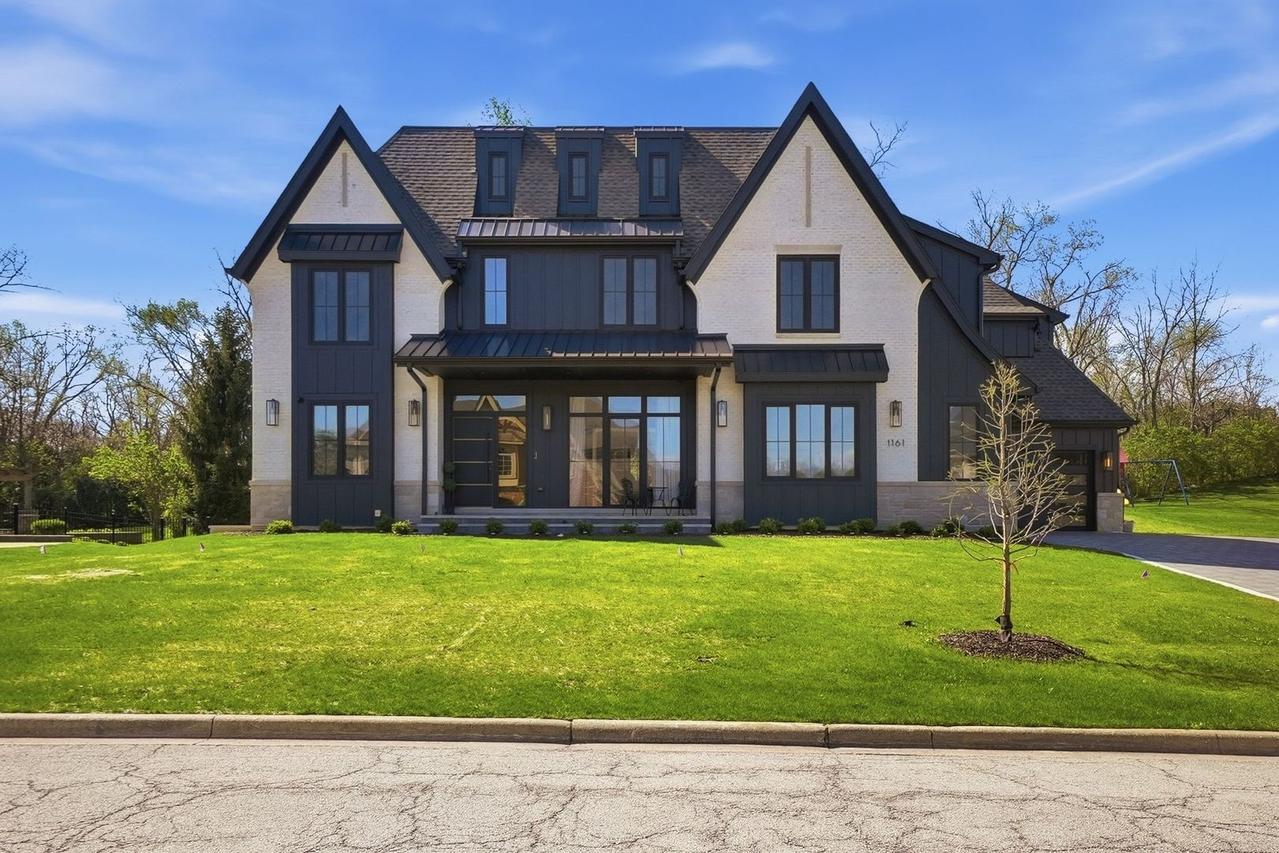 1161 Secret Forest Dr., Burr Ridge, IL 60527