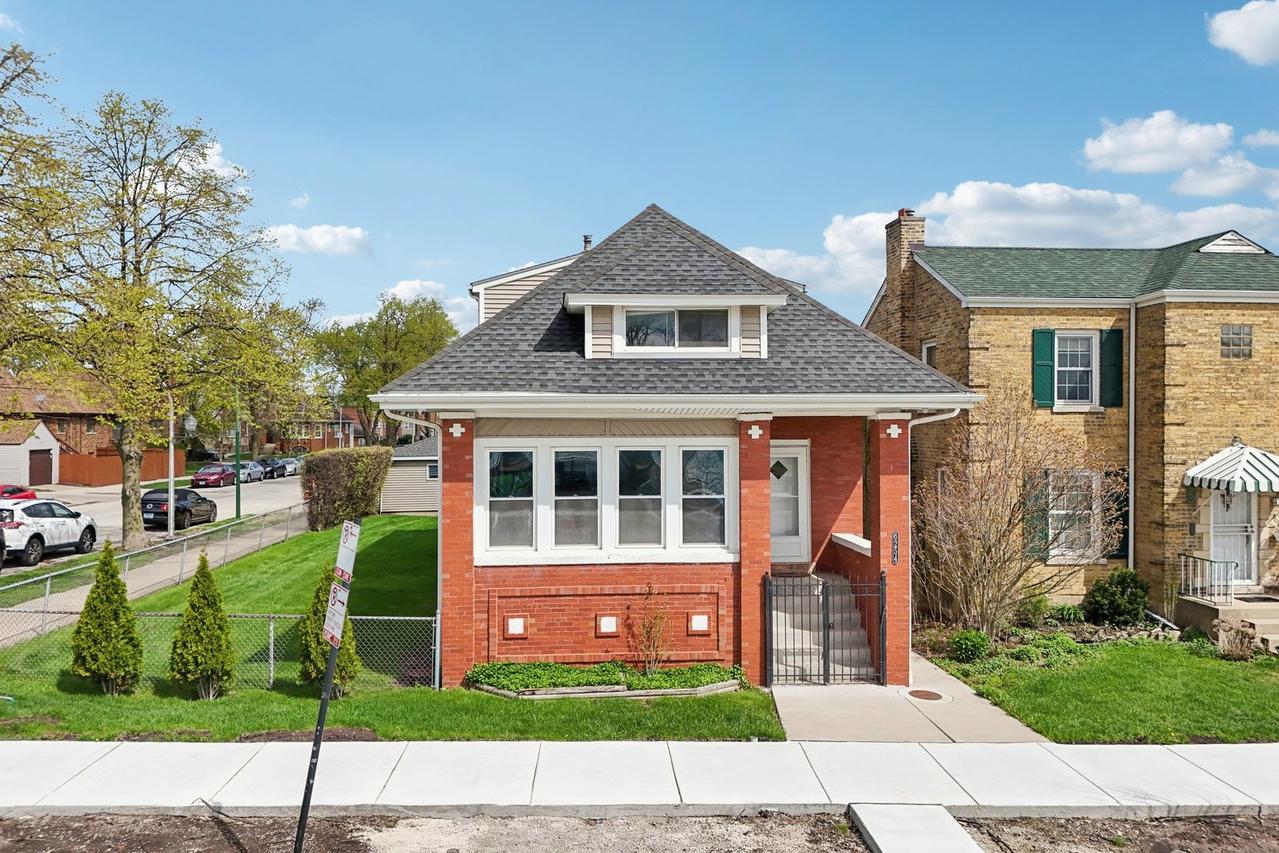 6254 W Barry Ave., Chicago, IL 60634