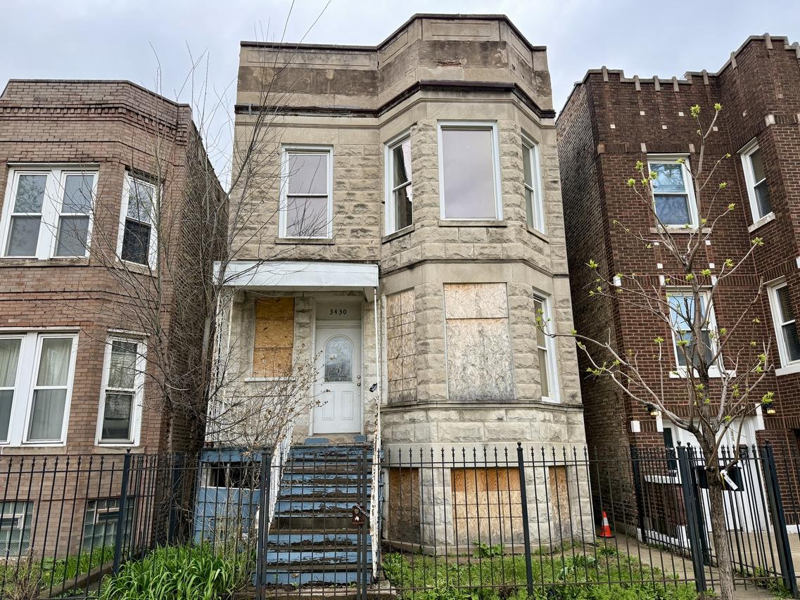 3430 W Flournoy St., Chicago, IL 60624