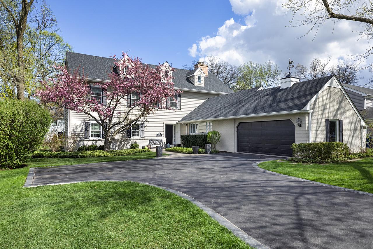921 Woodbine Ln., Northbrook, IL 60062