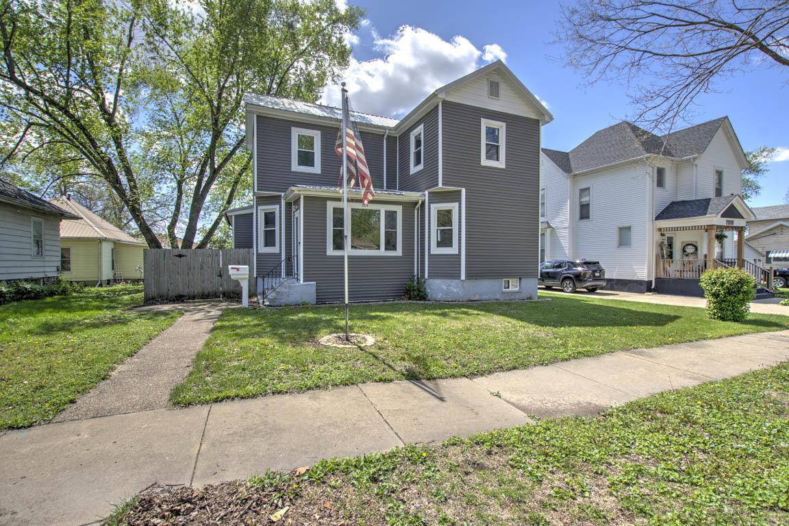204 W South St., Clinton, IL 61727