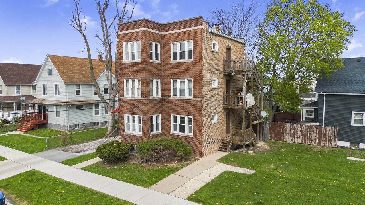 1665 Aberdeen St., Chicago Heights, IL 60411