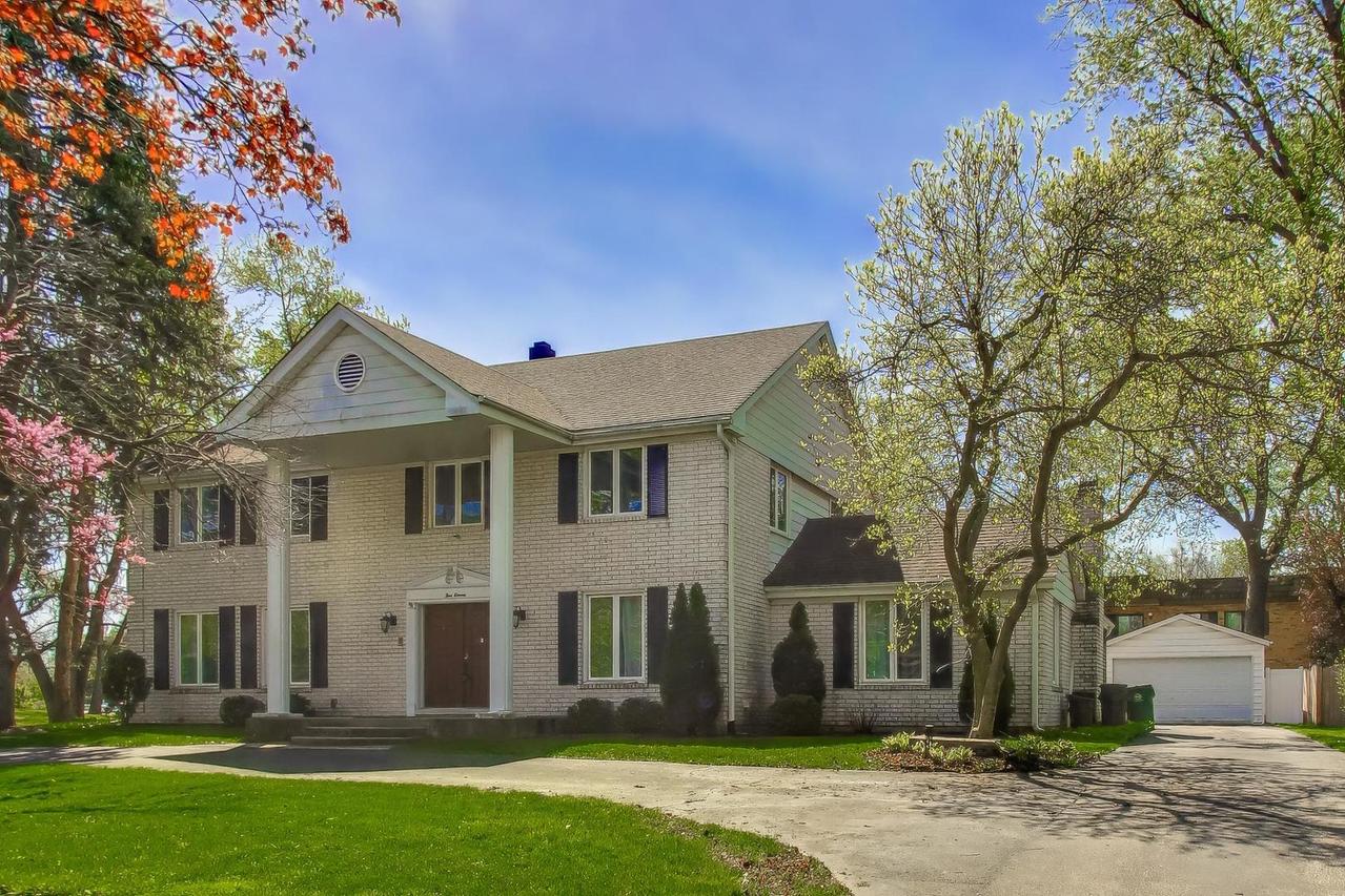 511 Mark Ln., Downers Grove, IL 60516