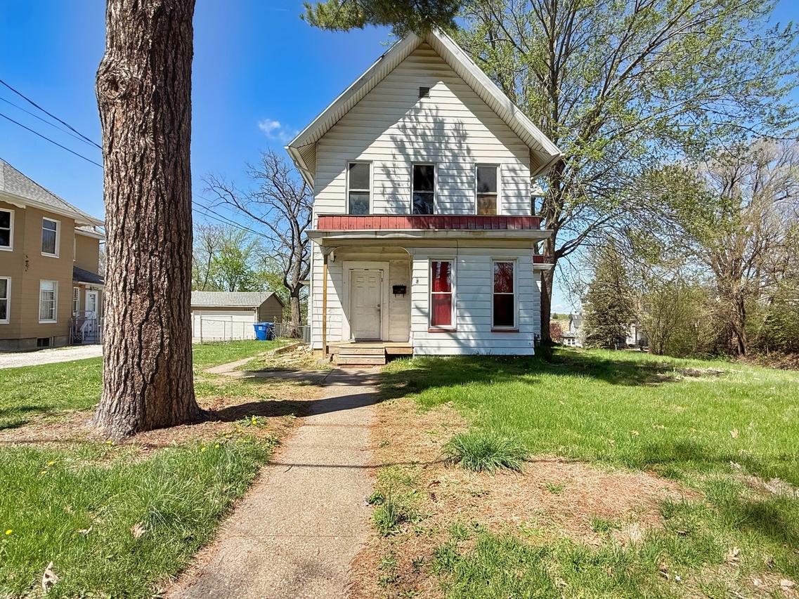 1155 12th Ave., Moline, IL 61265