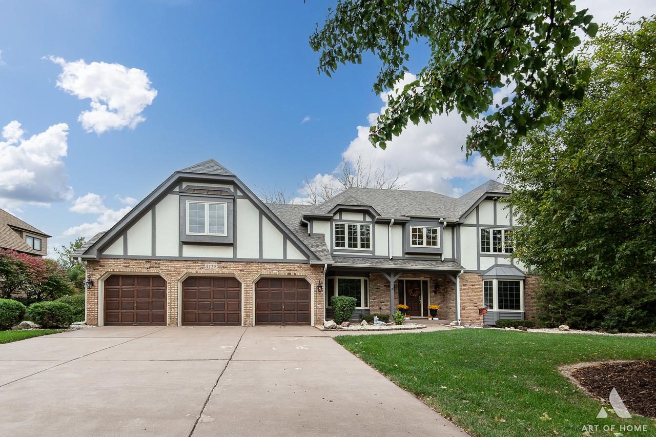 3112 Turnberry Rd., St. Charles, IL 60174