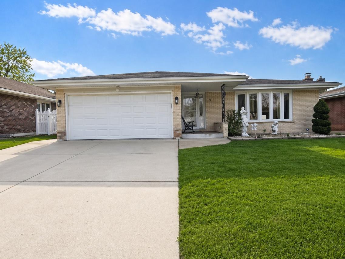 3044 Halifax Ave., Westchester, IL 60154