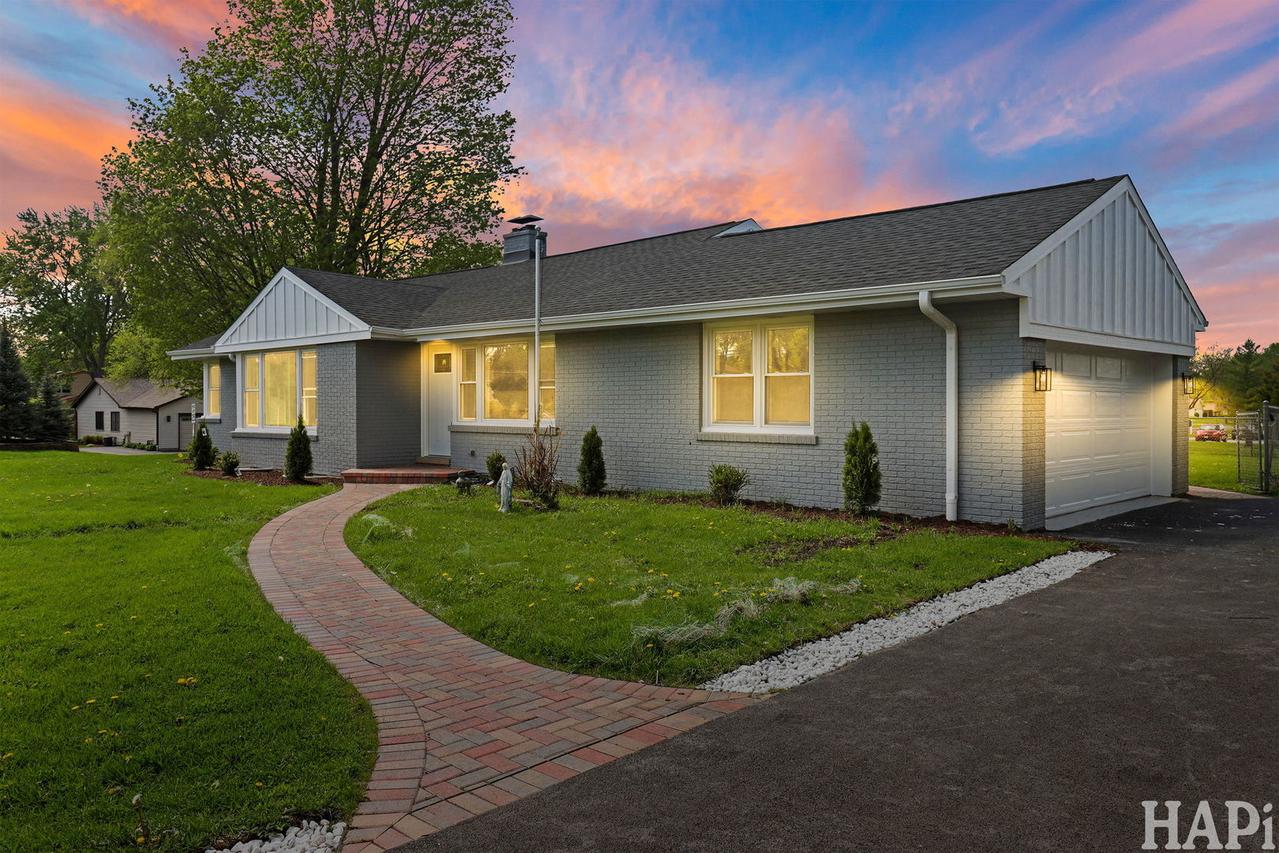 1100 N Hicks Rd., Palatine, IL 60067