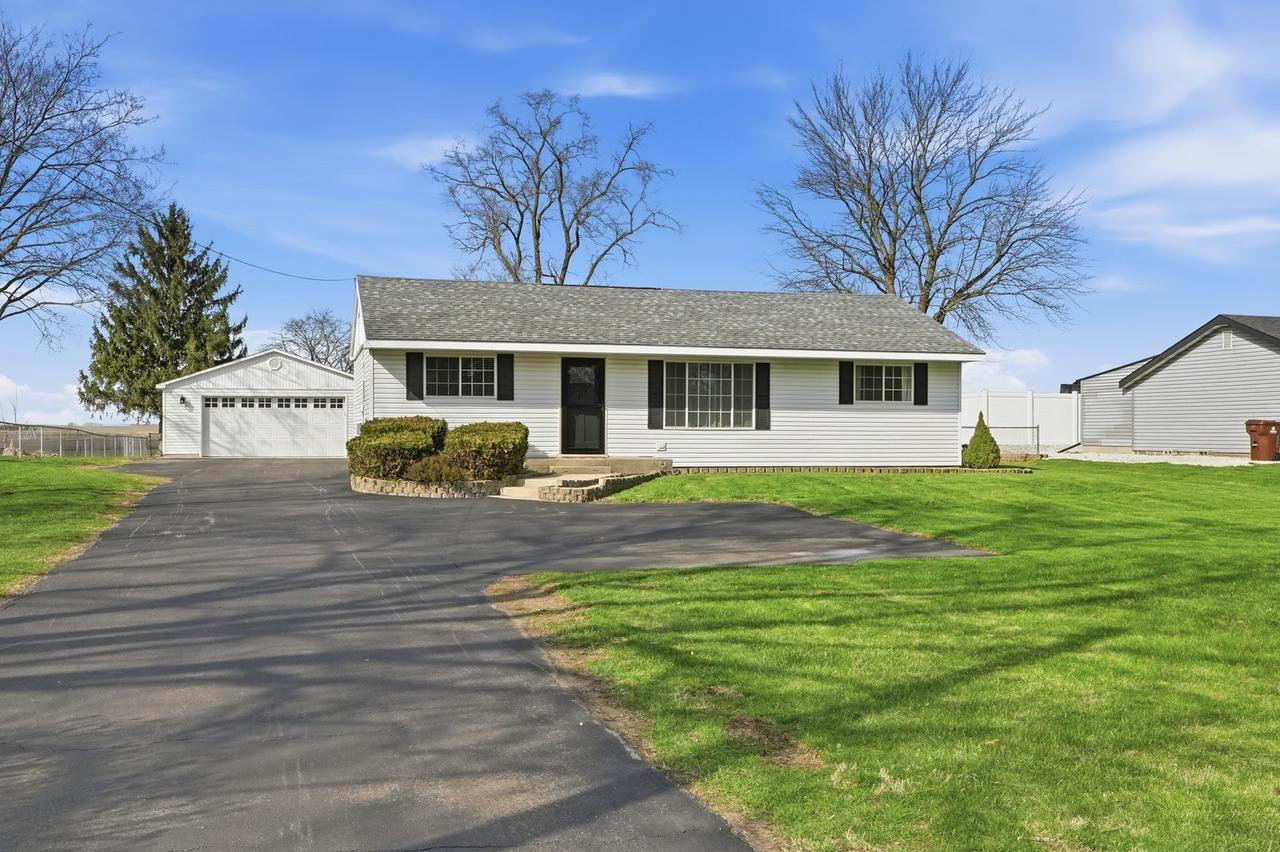 11929 E 3500n Rd., Momence, IL 60954