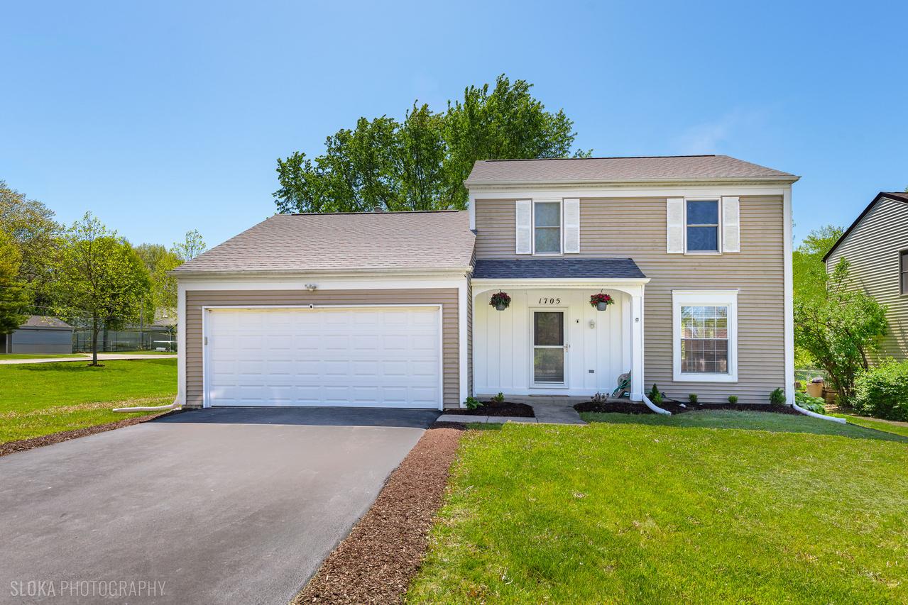 1705 Charles Ave., Algonquin, IL 60102