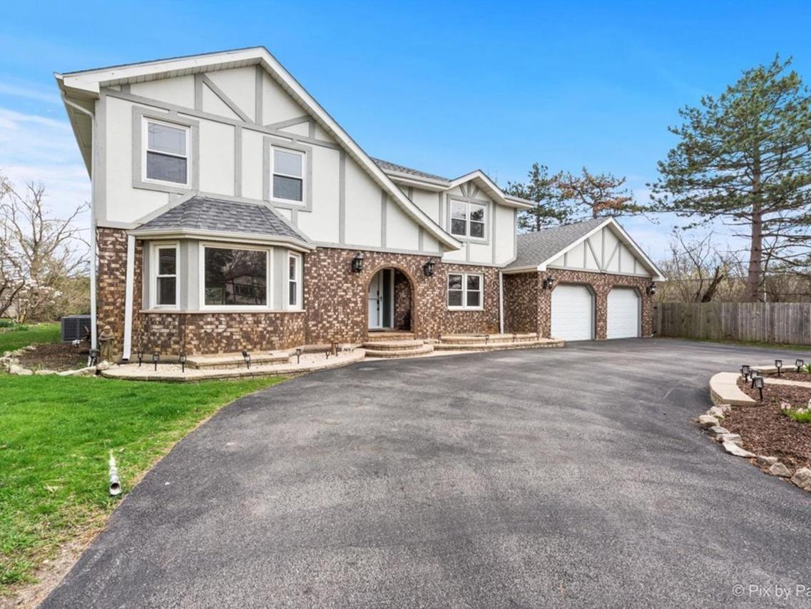 801 Waltz Ct., Prospect Heights, IL 60070