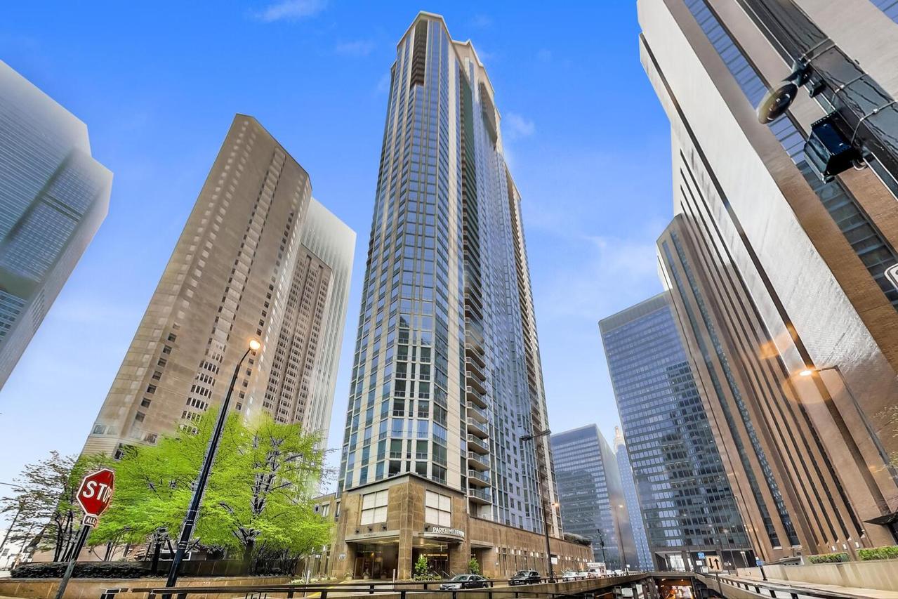 222 N Columbus Dr. #2106, Chicago, IL 60601