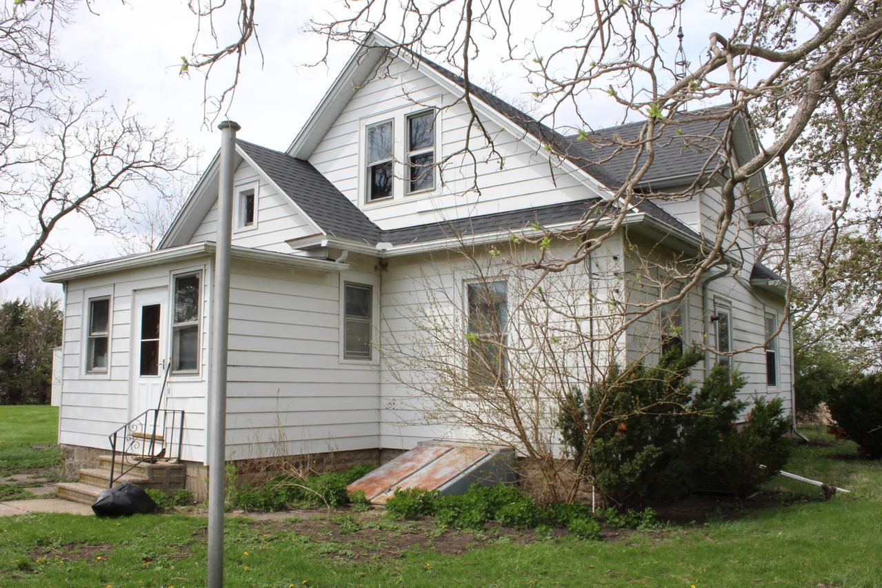 29369 N 1200 East Rd., Blackstone, IL 61313