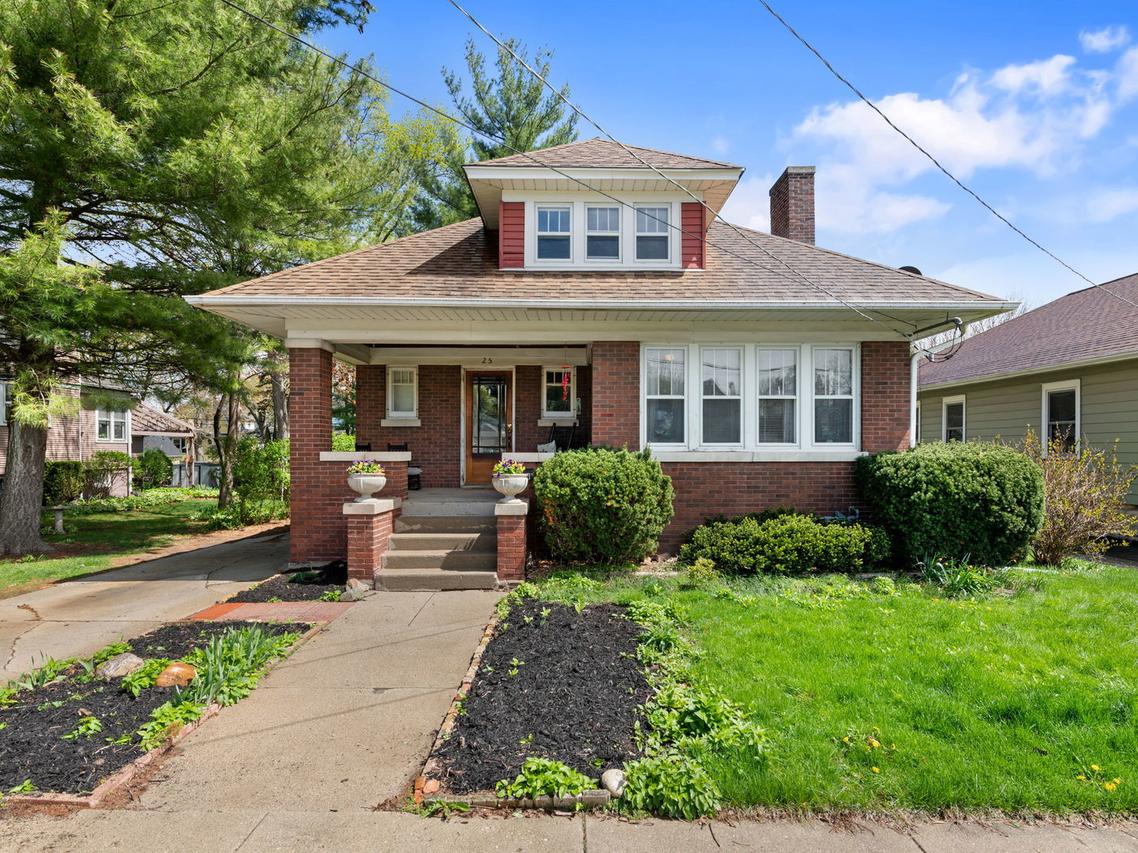 25 N Worth Ave., Elgin, IL 60123