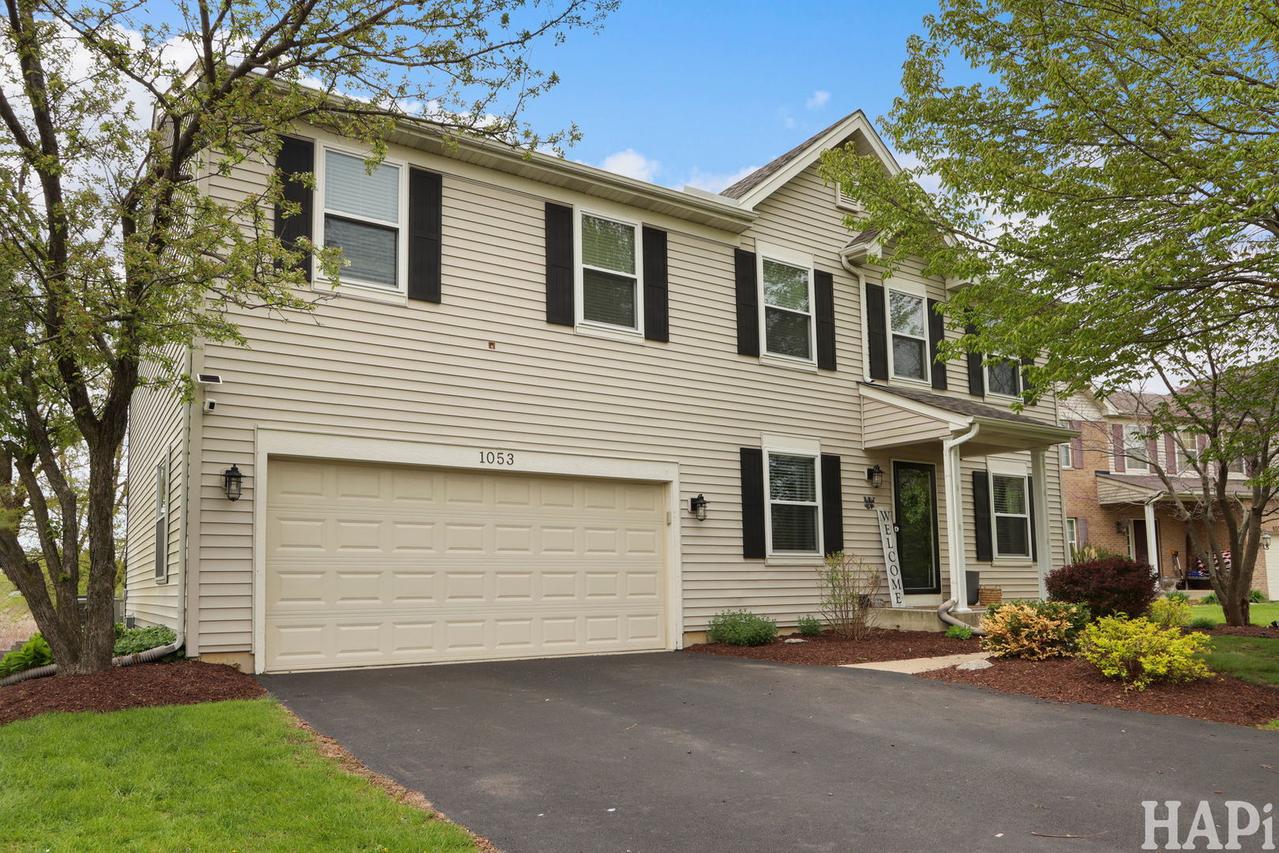 1053 Wheatland Dr., Crystal Lake, IL 60014