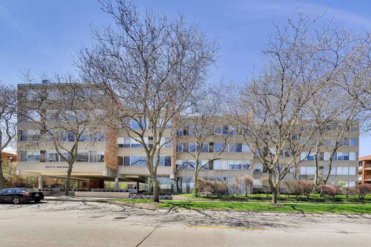 2024 Saint Johns Ave. #301, Highland Park, IL 60035