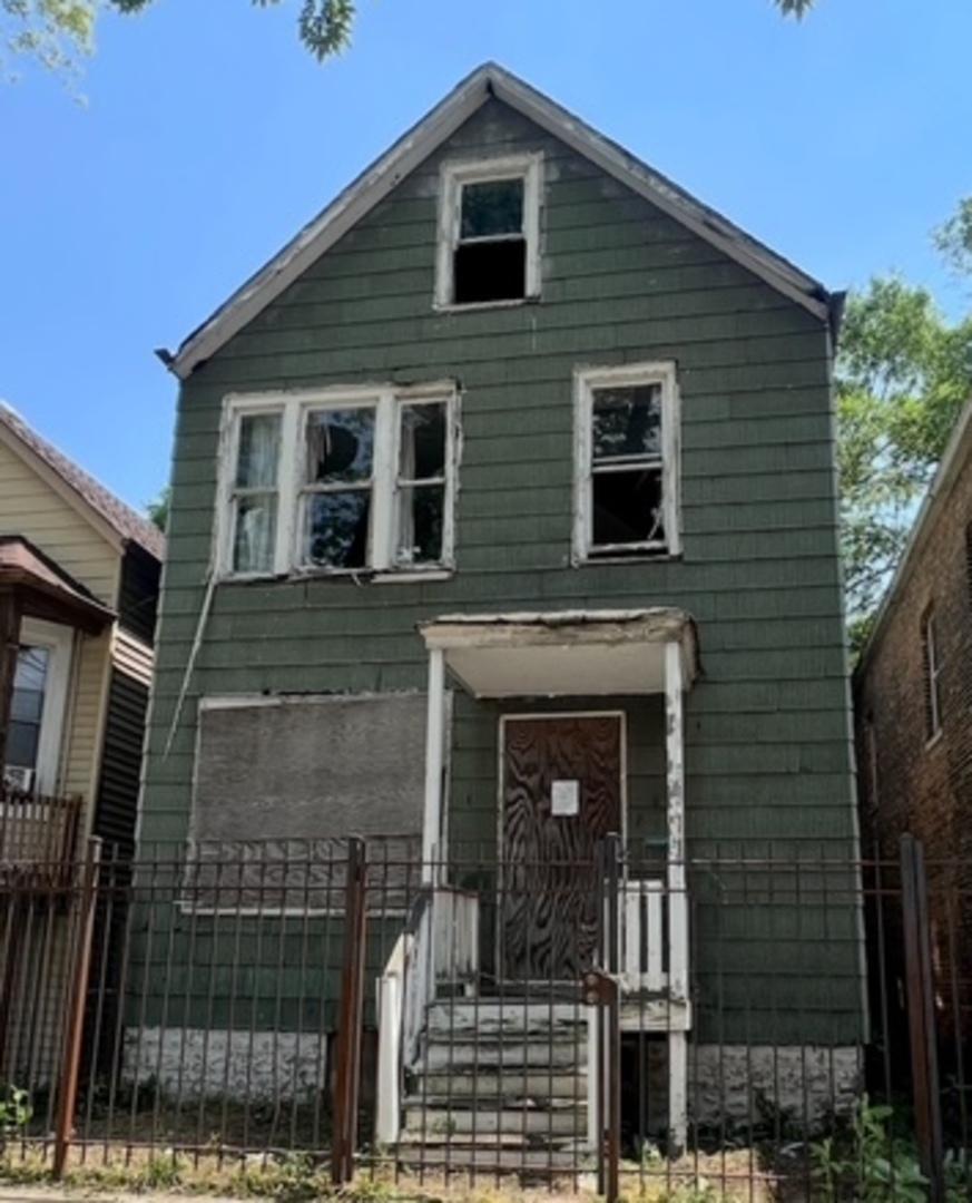 8207 S South Shore Dr., Chicago, IL 60617