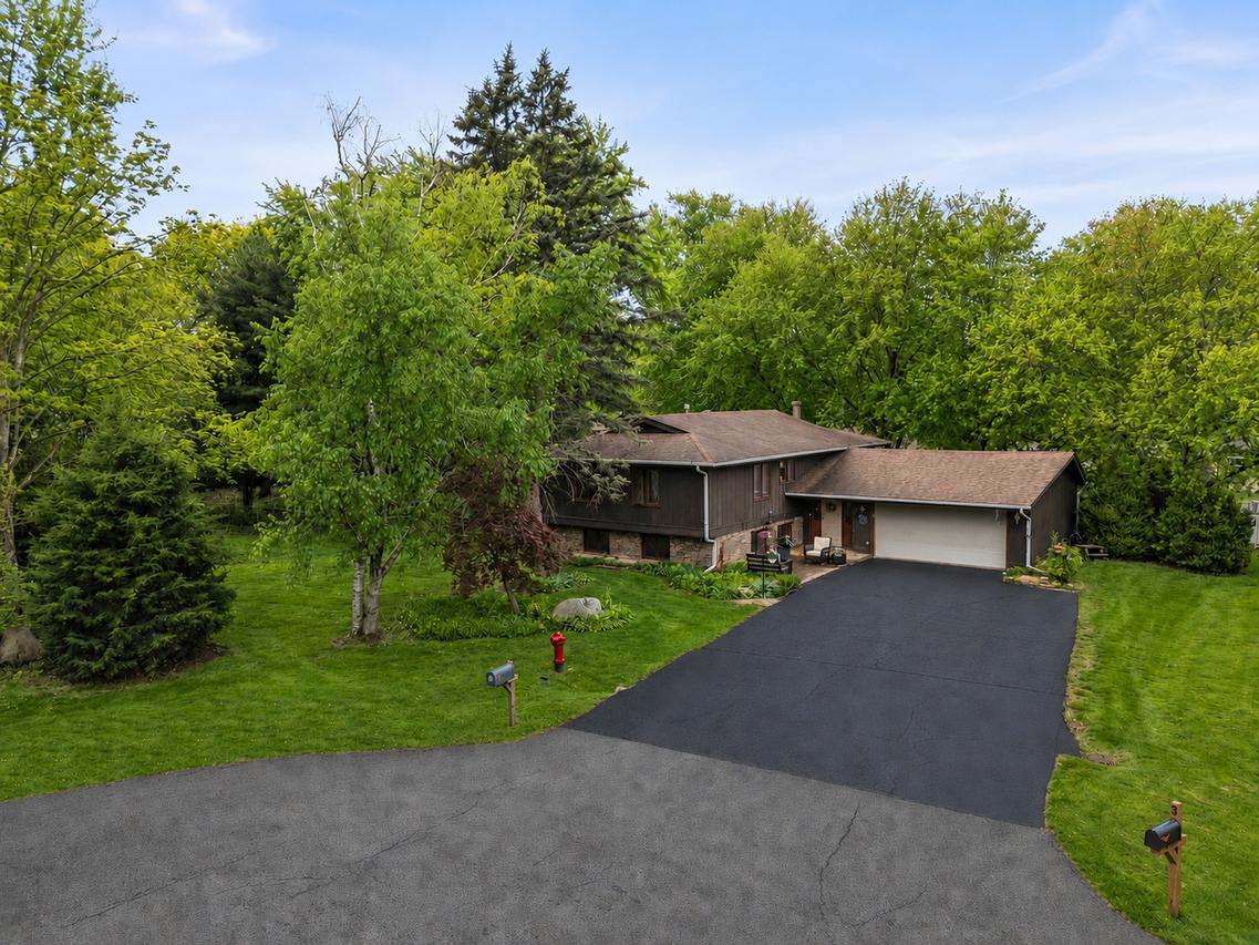 2 Faro Ct., Oswego, IL 60543