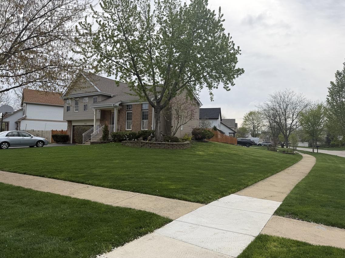 2101 Camden Ln., Hanover Park, IL 60133