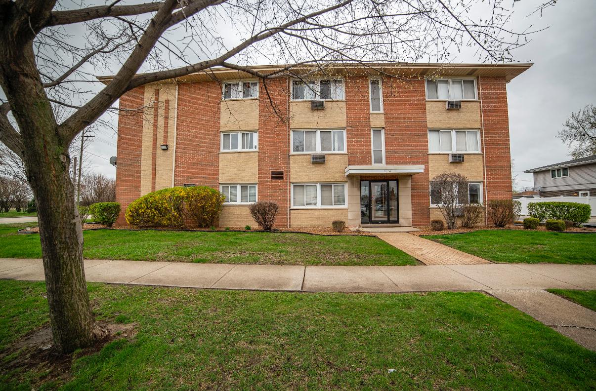 11036 S Kenneth Ave. #1, Oak Lawn, IL 60453