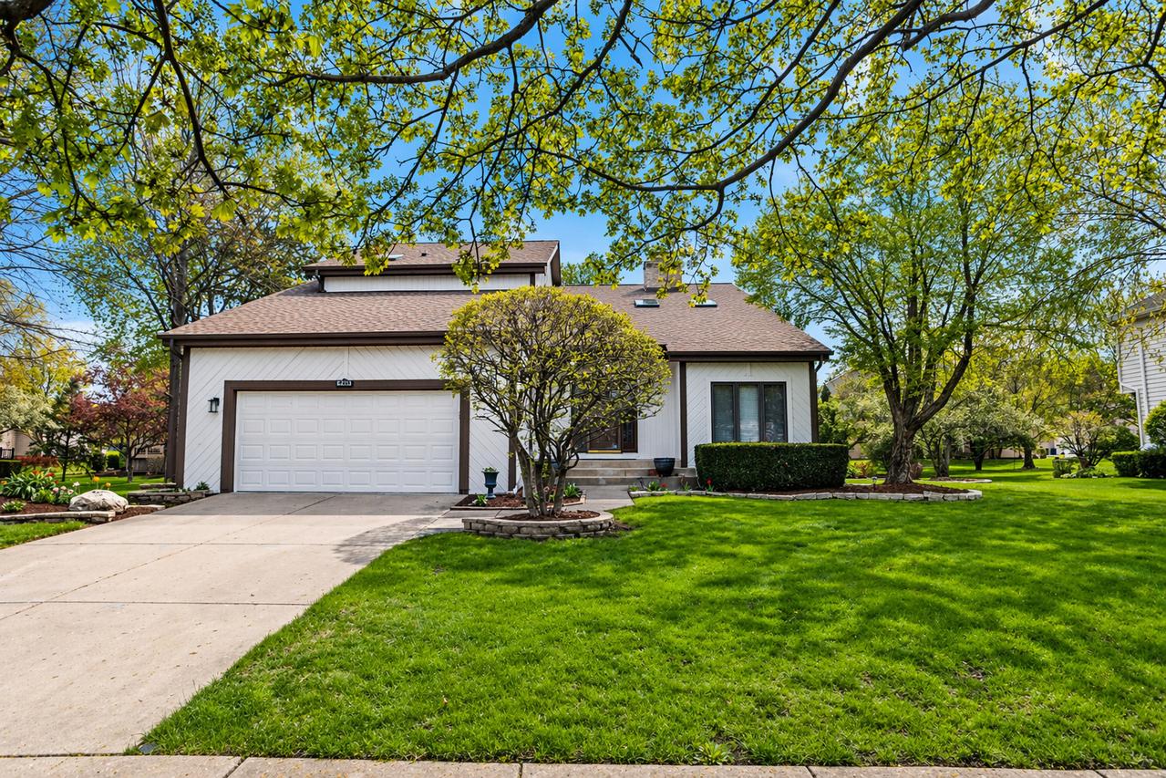 1368 Hunter Cir., Naperville, IL 60540
