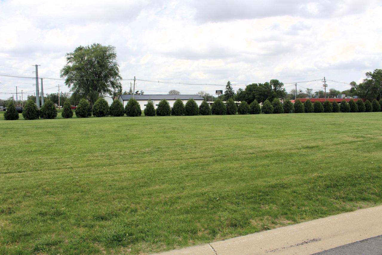 30 Liberty Ln., Clinton, IL 61727