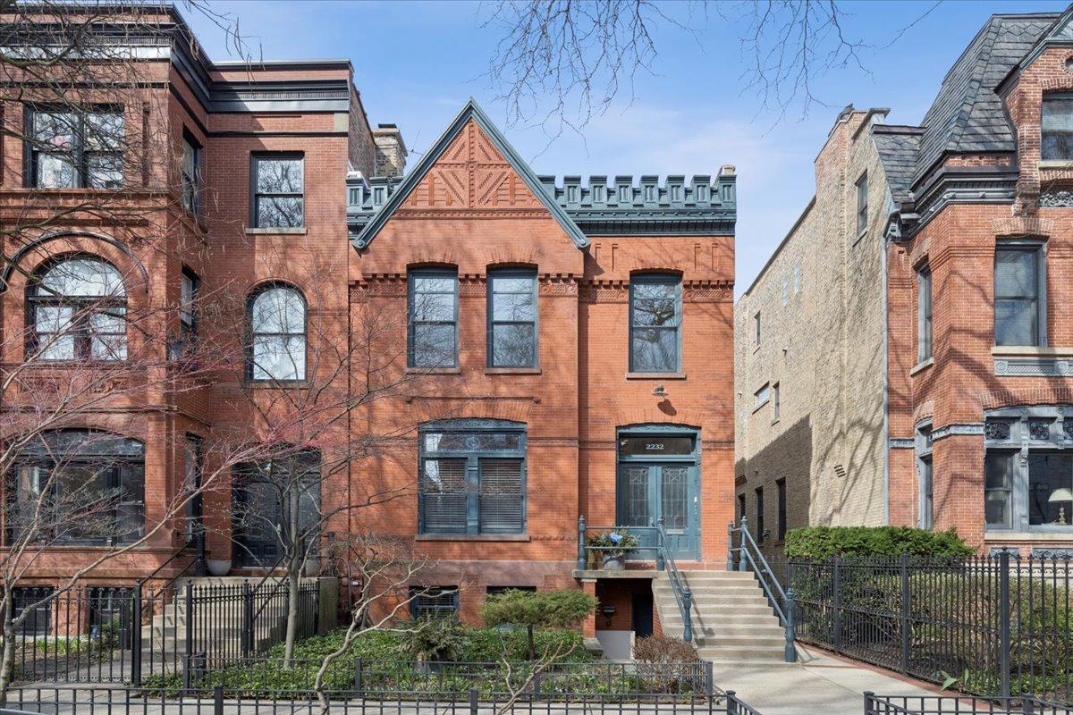 2232 N Dayton St., Chicago, IL 60614