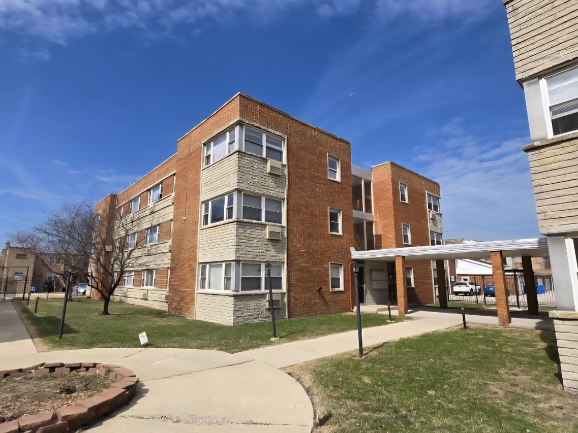 2411 W Balmoral Ave. #3D, Chicago, IL 60625