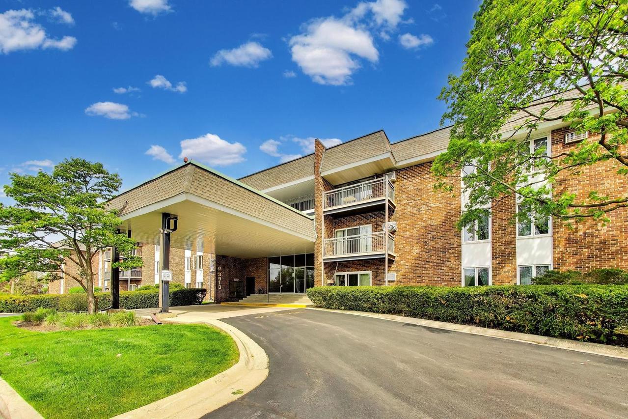 3913 Saratoga Ave. #G301, Downers Grove, IL 60515