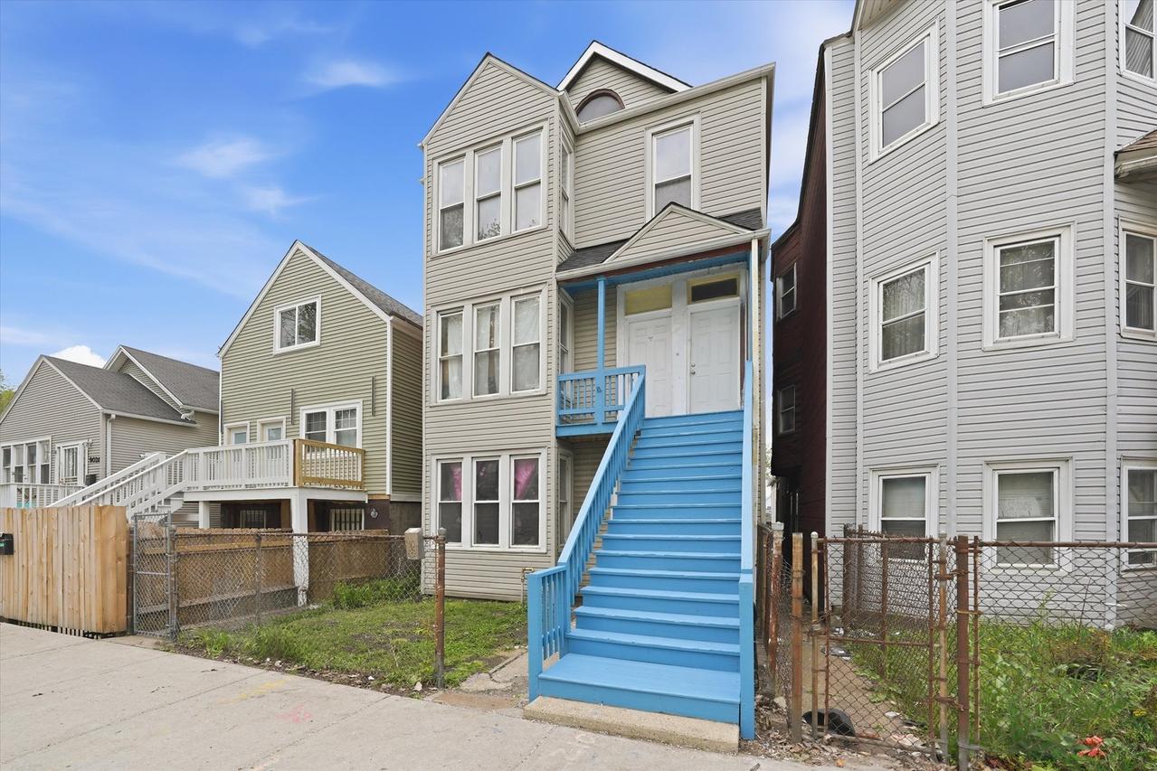 9020 S Burley Ave., Chicago, IL 60617