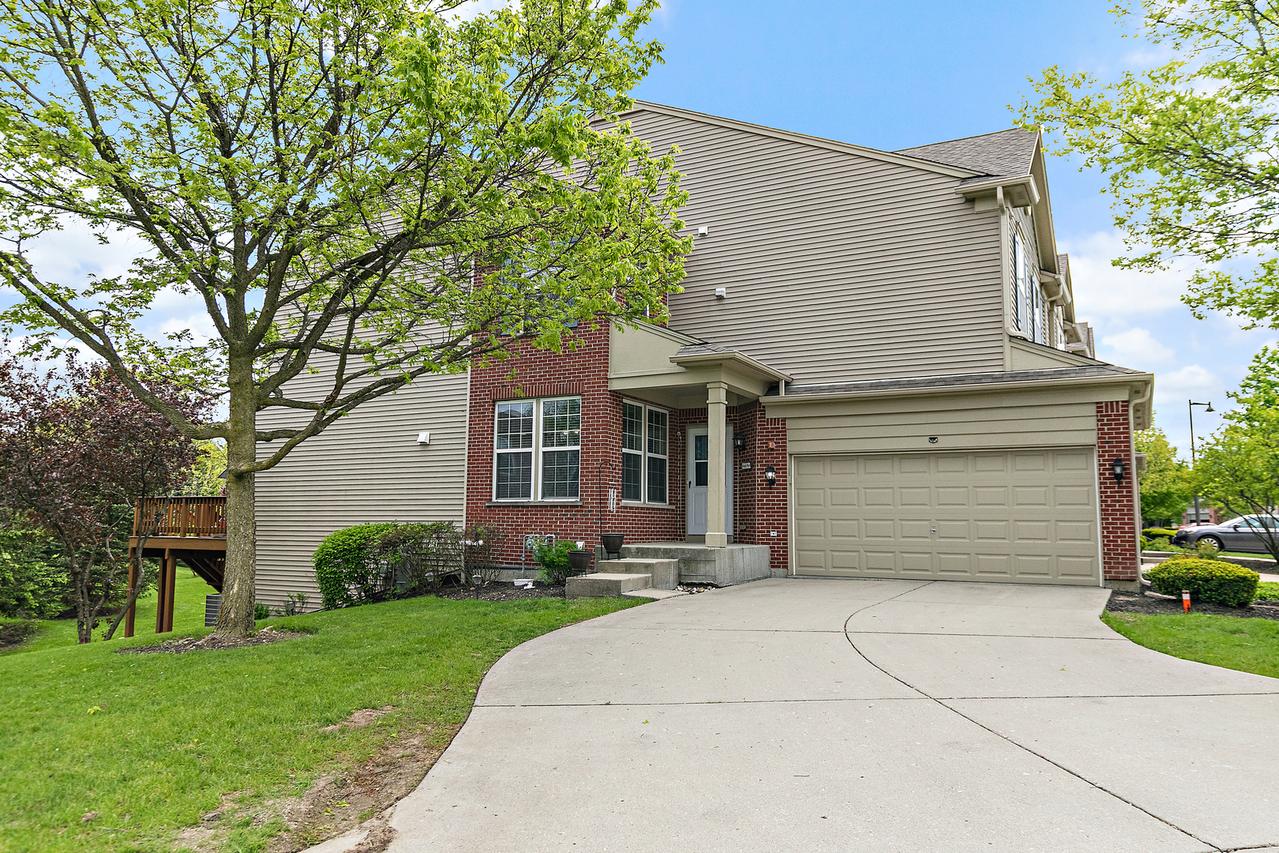 1566 Yellowstone Dr., Streamwood, IL 60107