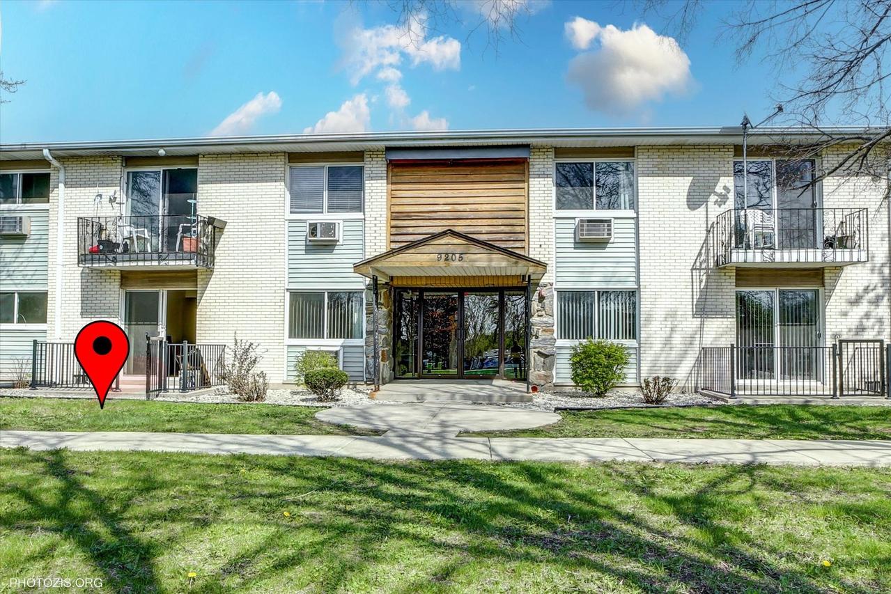 9205 Potter Rd. #1C, Des Plaines, IL 60016