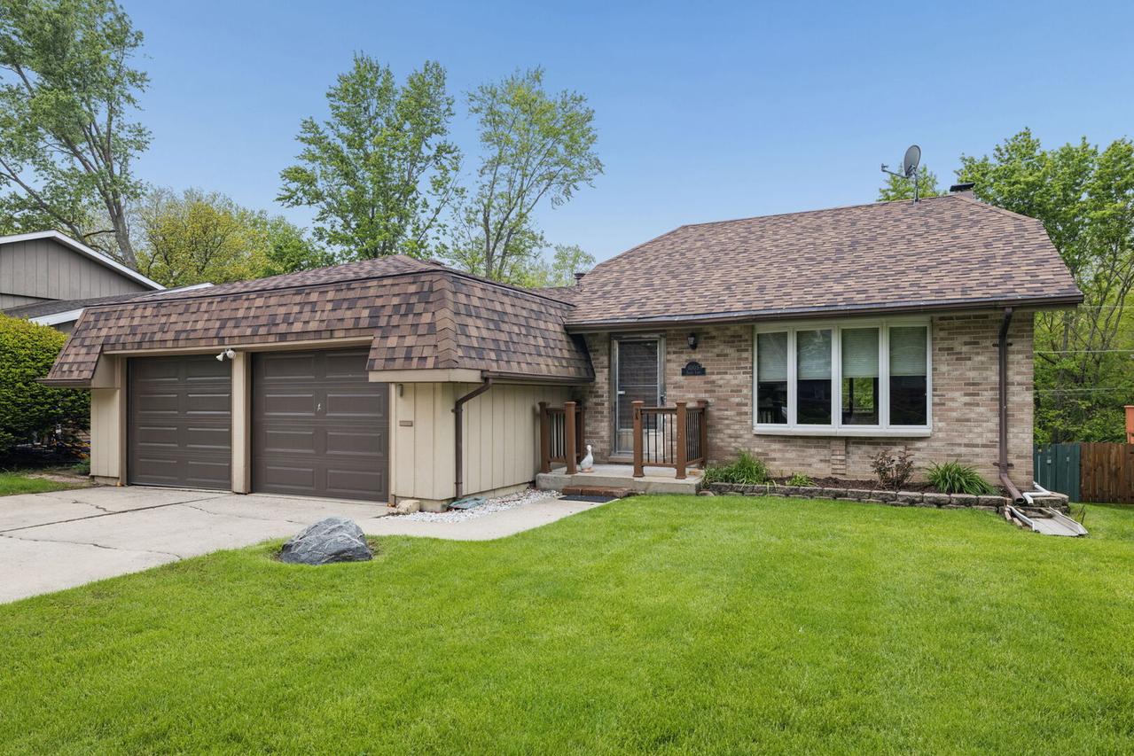 1005 Valley Ln., Lockport, IL 60441