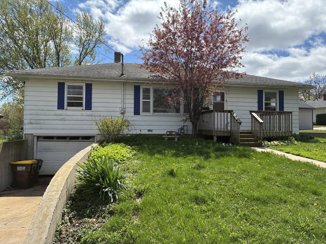 605 Webster St., Oregon, IL 61061