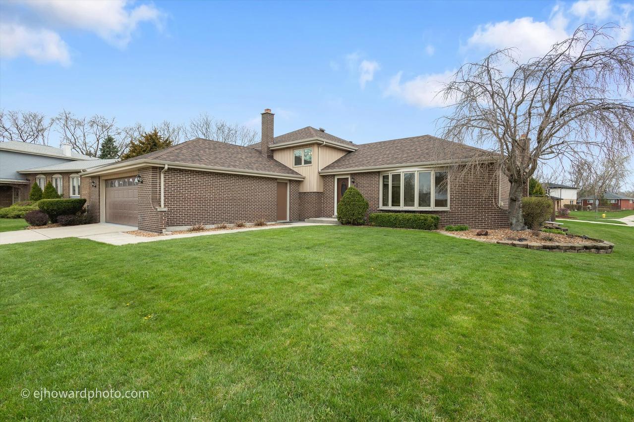 13714 Woodridge Ln., Orland Park, IL 60462