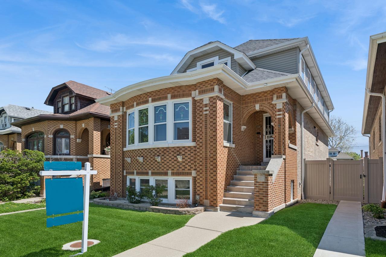 1915 Home Ave., Berwyn, IL 60402