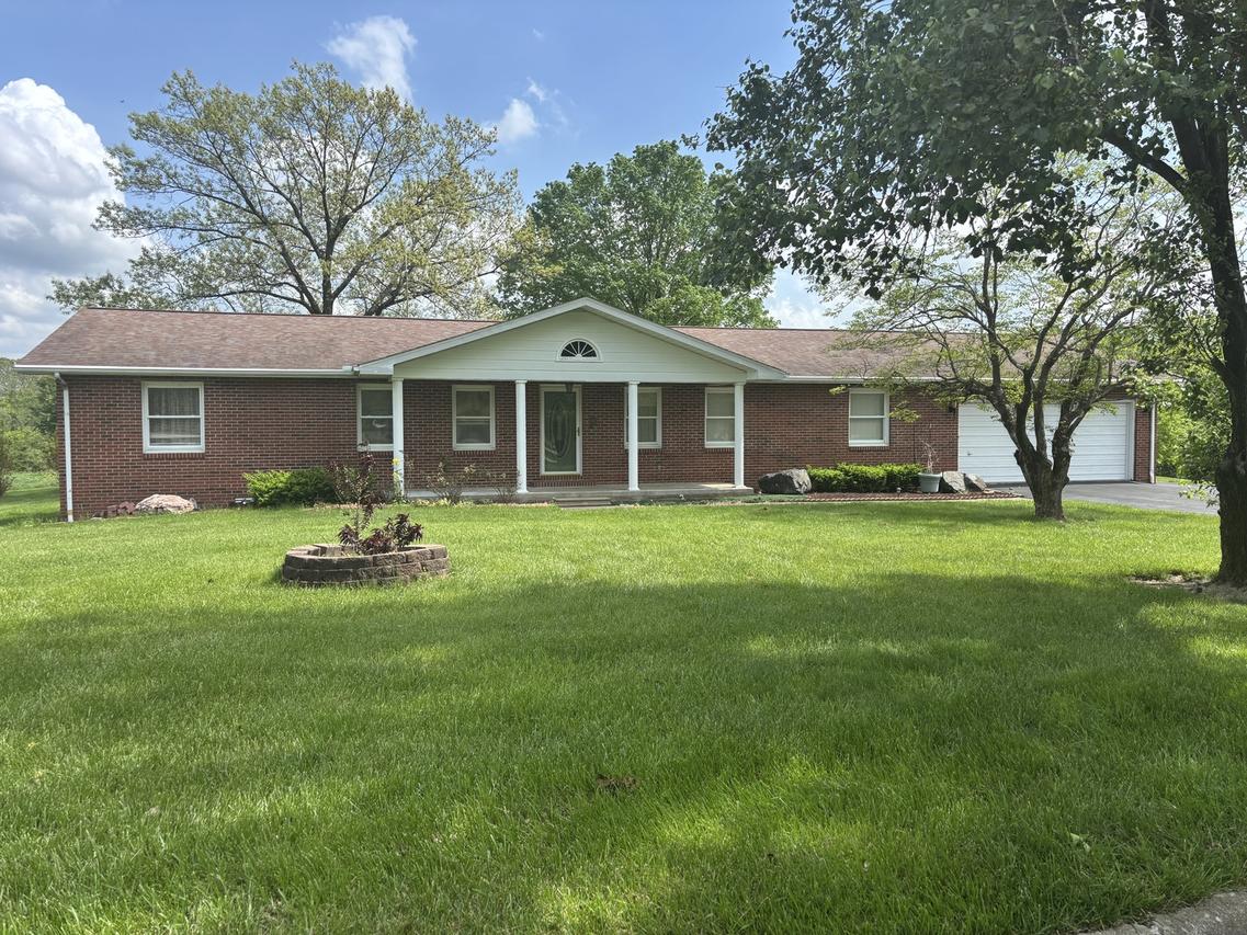 208 Holly Ter., Anna, IL 62906