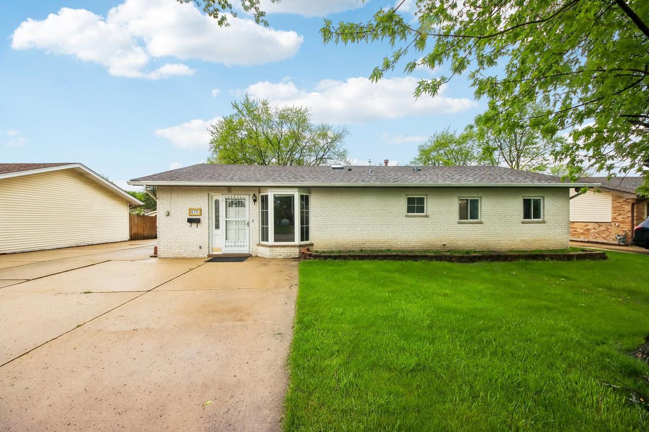 670 Lakeview Ln., Hoffman Estates, IL 60169