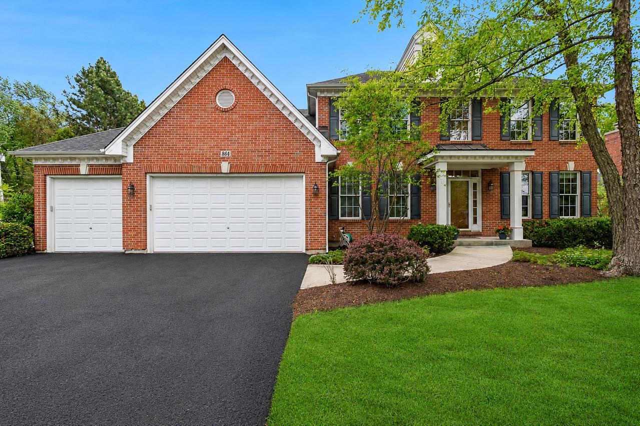 864 Wingfoot Dr., North Aurora, IL 60542