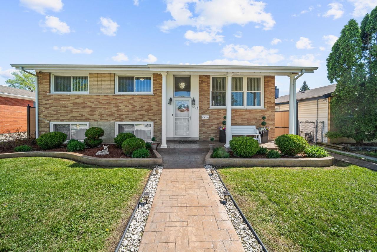 1329 Buffalo Ave., Calumet City, IL 60409