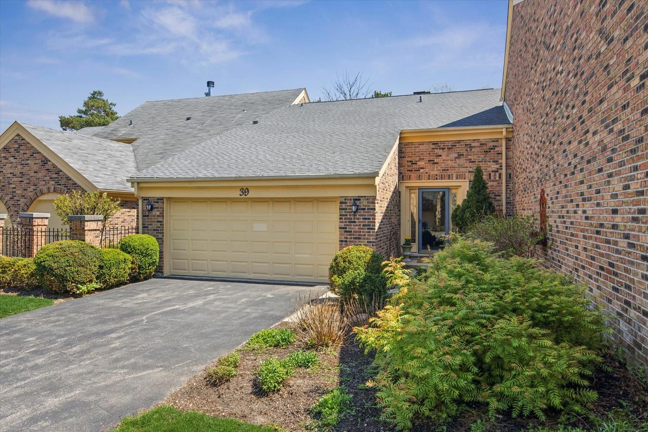 39 The Court Of Cobblestone Ct., Northbrook, IL 60062