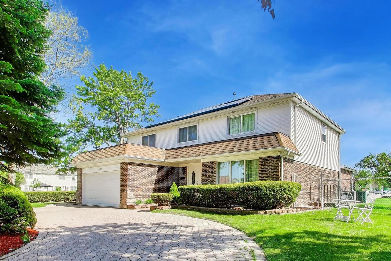 1631 E Greenwood Dr., Mount Prospect, IL 60056