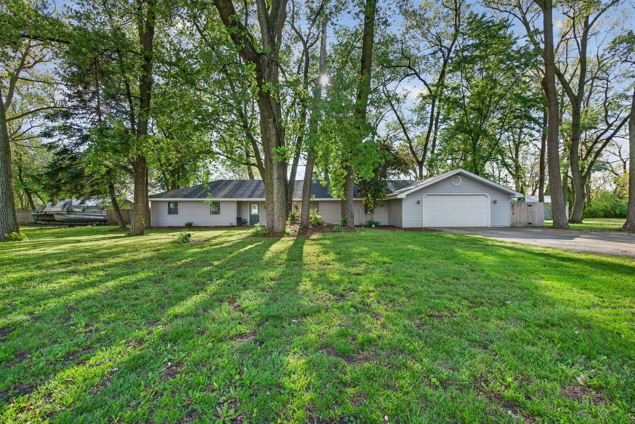 1555 N Rollin Ln., Coal City, IL 60416